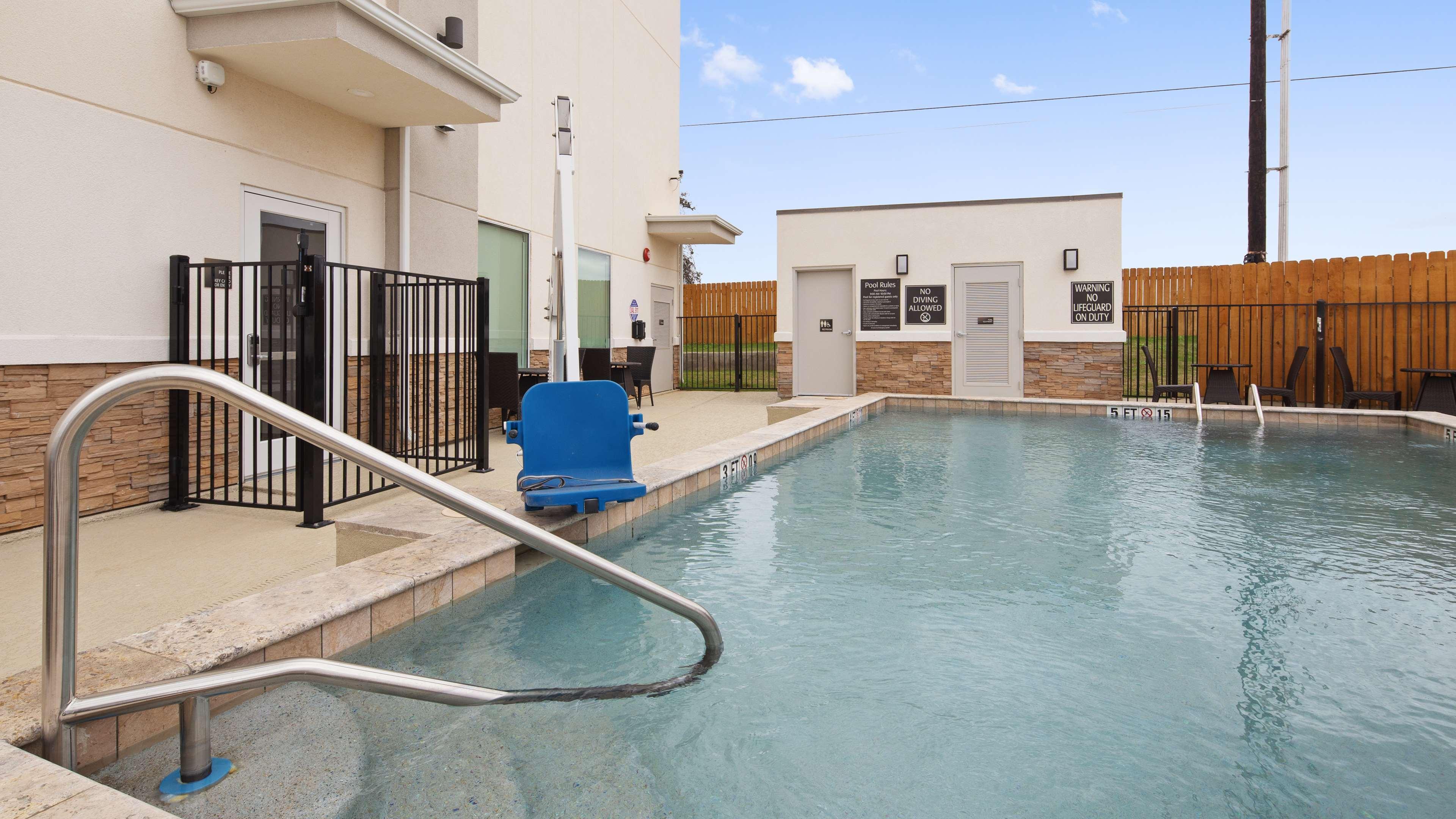 Best Western Green Oaks Inn La Vernia Exteriér fotografie